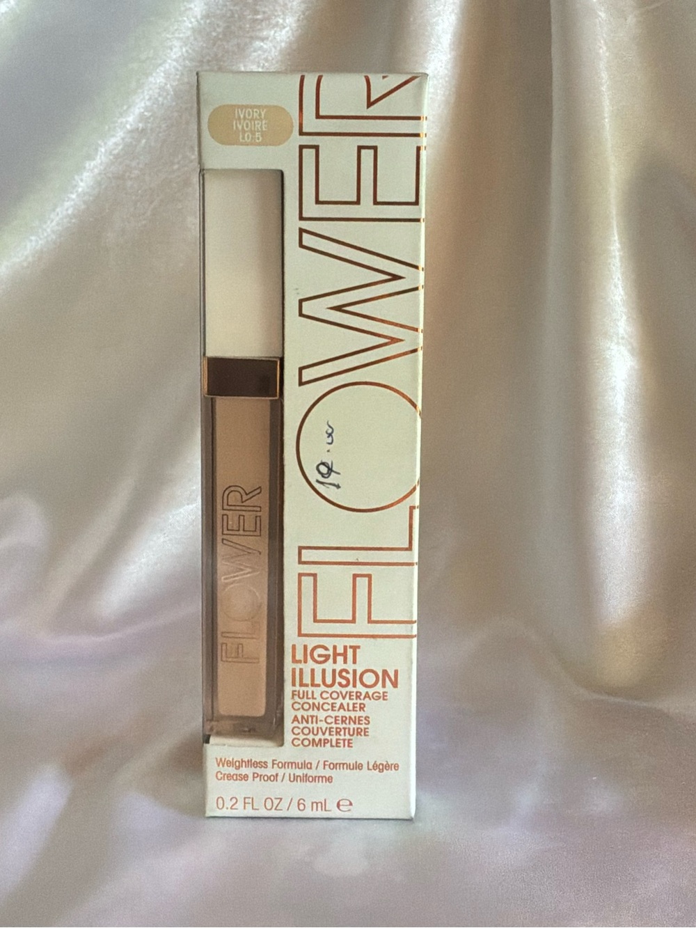 🌙✨🏷️ FLOWER Light Illusion Full Coverage Concealer - Ivory (0.5)